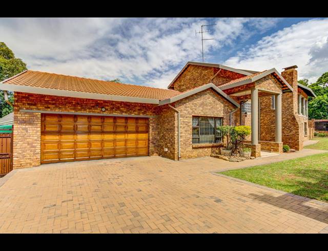 4 BEDROOM FREEHOLD FOR SALE IN RYNFIELD